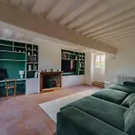 Manoir Normand Du 17e Siècle Avec Piscine Chauffée Chambord (Eure)