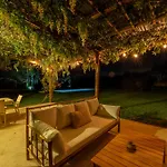 Villa Manoir Normand Du 17e Siècle Avec Piscine Chauffée Chambord (Eure)