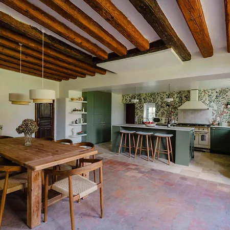 Manoir Normand Du 17e Siecle Avec Piscine Chauffee