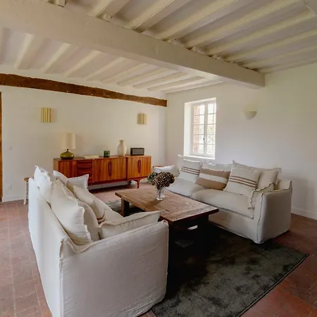 Manoir Normand Du 17e Siecle Avec Piscine Chauffee Chambord (Eure)