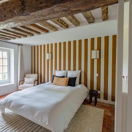 Manoir Normand Du 17e Siecle Avec Piscine Chauffee Willa Chambord (Eure)