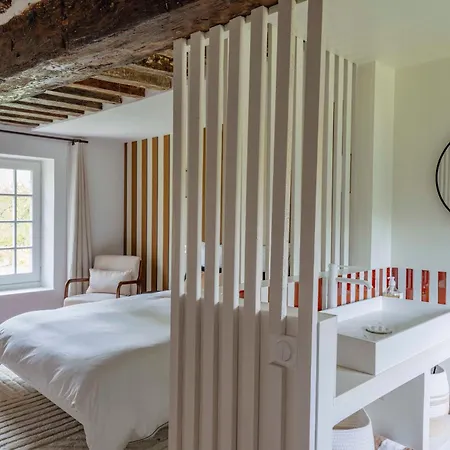 Manoir Normand Du 17e Siecle Avec Piscine Chauffee * Chambord (Eure)