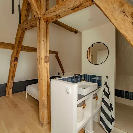 Manoir Normand Du 17e Siecle Avec Piscine Chauffee *