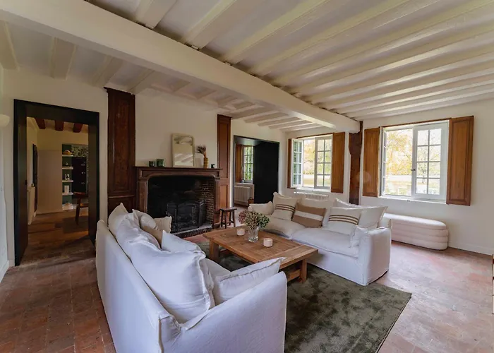 Manoir Normand Du 17e Siecle Avec Piscine Chauffee * Chambord (Eure)