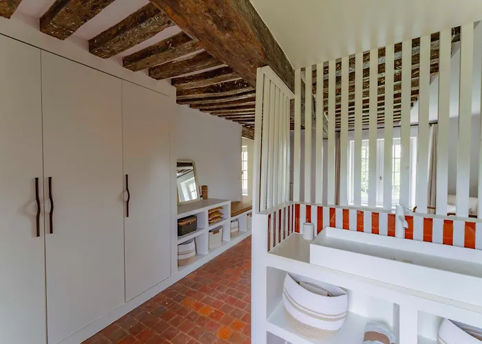 Villa Manoir Normand Du 17e Siecle Avec Piscine Chauffee Chambord (Eure)