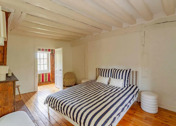 Manoir Normand Du 17e Siecle Avec Piscine Chauffee Villa Chambord (Eure)