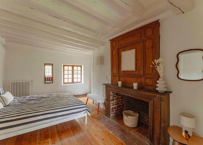 Manoir Normand Du 17e Siecle Avec Piscine Chauffee