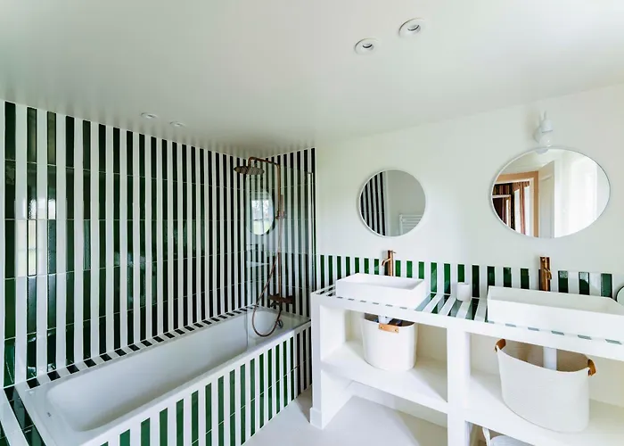 Villa Manoir Normand Du 17e Siecle Avec Piscine Chauffee