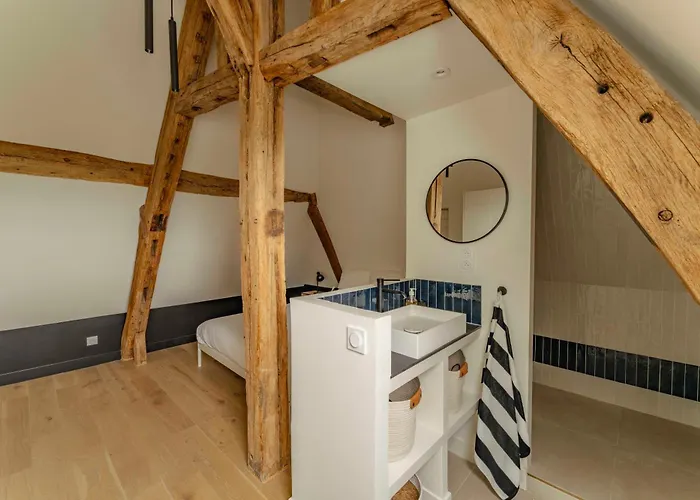 Manoir Normand Du 17e Siecle Avec Piscine Chauffee *