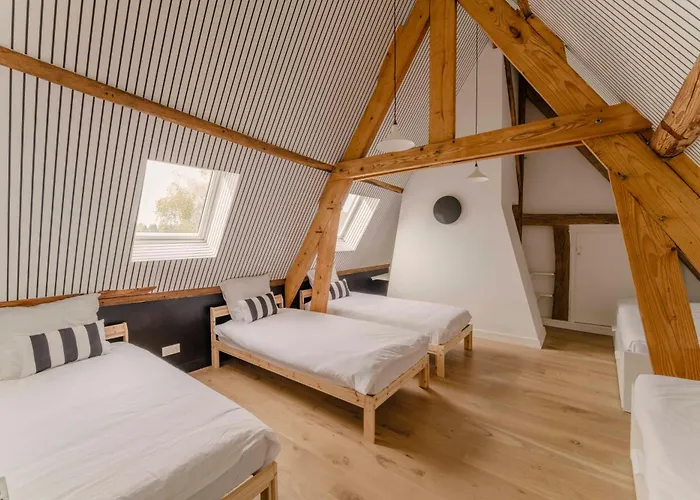 Manoir Normand Du 17e Siecle Avec Piscine Chauffee Chambord (Eure)