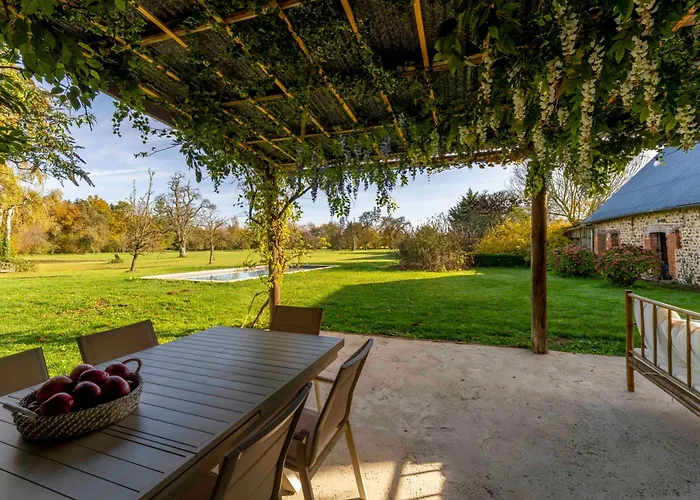 Manoir Normand Du 17e Siecle Avec Piscine Chauffee * Chambord (Eure)