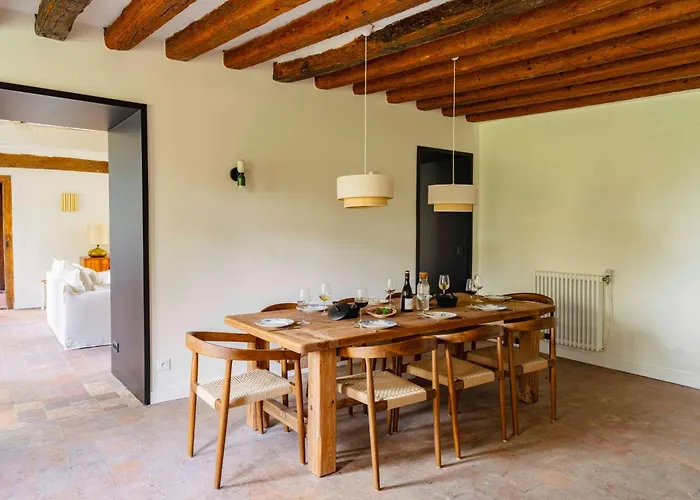 Manoir Normand Du 17e Siecle Avec Piscine Chauffee Willa Chambord (Eure)