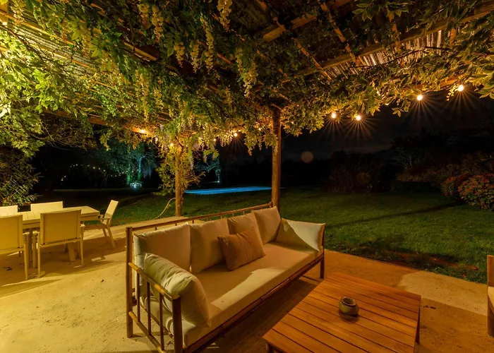 Willa Manoir Normand Du 17e Siecle Avec Piscine Chauffee Chambord (Eure)