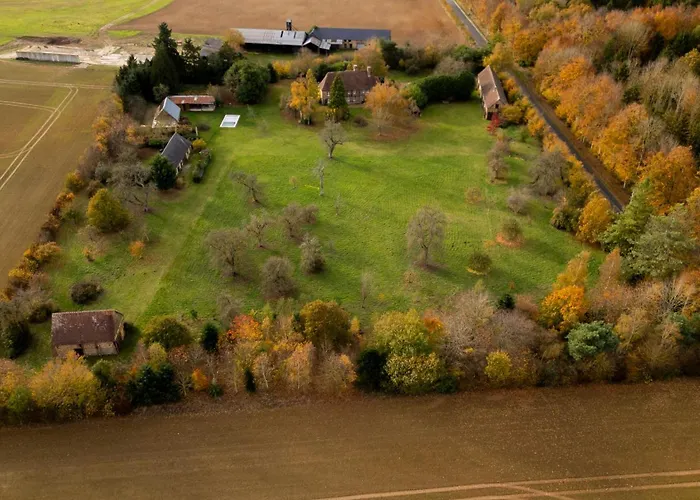 Manoir Normand Du 17e Siecle Avec Piscine Chauffee * Chambord (Eure)