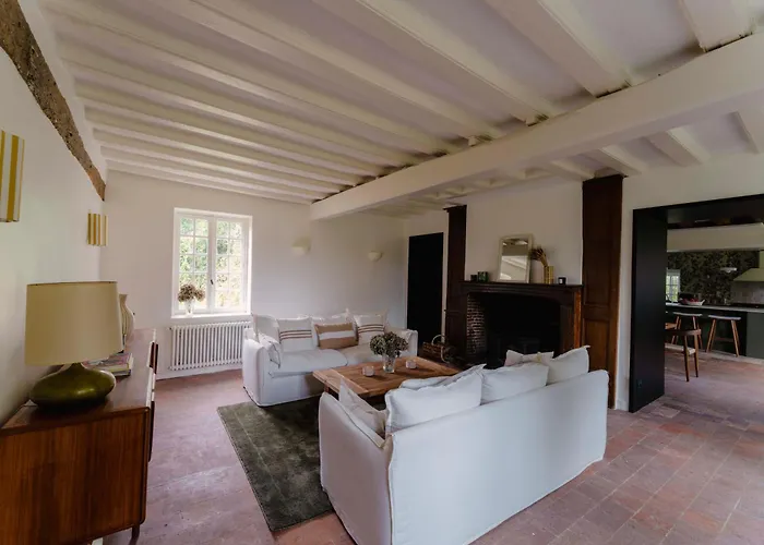 Manoir Normand Du 17e Siecle Avec Piscine Chauffee