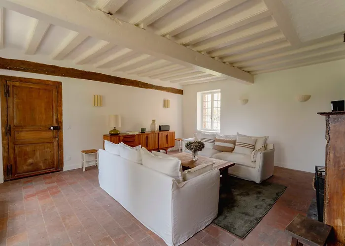 Manoir Normand Du 17e Siecle Avec Piscine Chauffee Chambord (Eure)